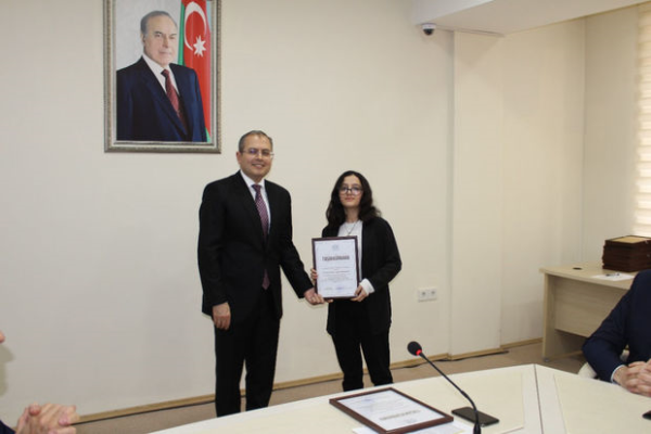 Beynəlxalq yarışlarda fəal iştirak etmiş Səbail məktəbliləri Fəxri Fərmanlarla təltif olundular - FO